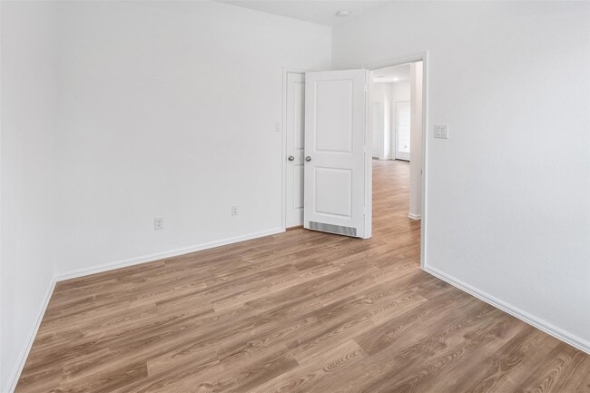 property at 5508 Knox Lndg Dr