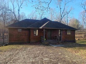 4035 N Hinkle Rd in Bloomington, IN - Building Photo