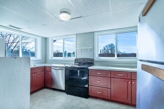 84 E Main St in Brevard, NC - Building Photo - Building Photo