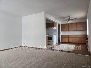 20231 Kelly Rd in Harper Woods, MI - Building Photo - Building Photo