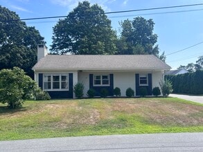 10 W View Rd in Old Saybrook, CT - Building Photo - Building Photo