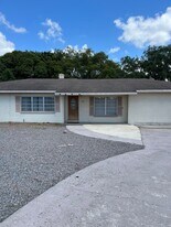 31 N Brentwood Cir in Avon Park, FL - Building Photo
