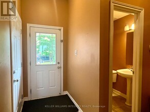 160 Forestbrook St in Ottawa, ON - Building Photo - Building Photo