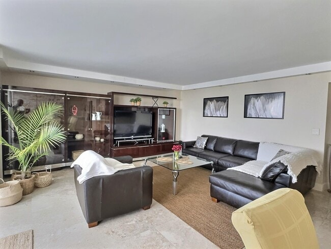 2030 S Ocean Dr, Unit 1626 in Hallandale Beach, FL - Building Photo - Building Photo