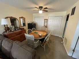 1243 Mulberry Dr, Unit 1243 in Mahwah, NJ - Building Photo
