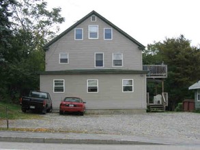 161 Riverside Dr in Augusta, ME - Building Photo - Building Photo