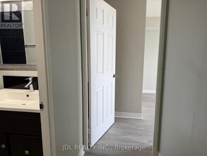 3050 Ellesmere Rd in Toronto, ON - Building Photo - Building Photo