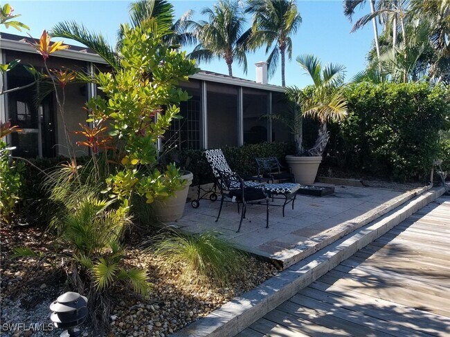 1475 Curlew Ave in Naples, FL - Building Photo - Building Photo