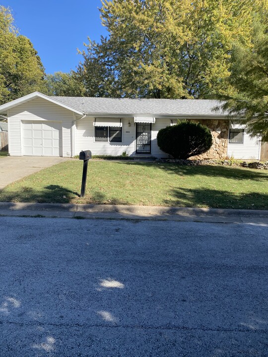 202 N Meadowview Ave in Springfield, MO - Building Photo