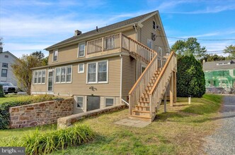 3208 Main St in Morgantown, PA - Building Photo - Building Photo