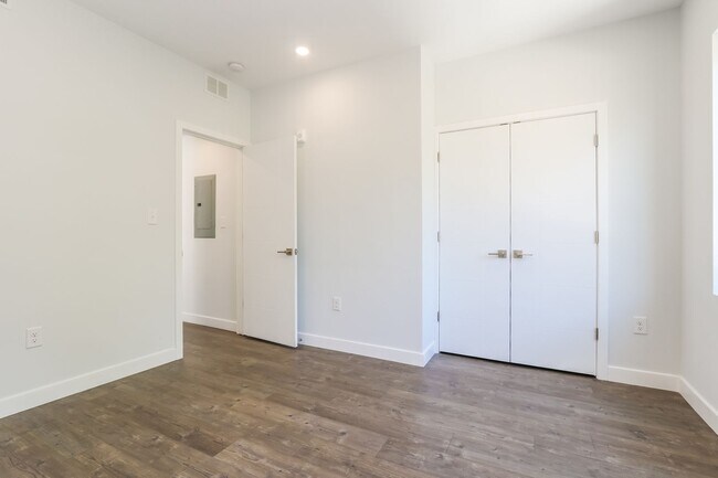 917 N 15th St in Philadelphia, PA - Building Photo - Building Photo