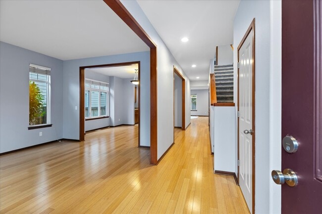 5926 SE 2nd Ct in Renton, WA - Foto de edificio - Building Photo