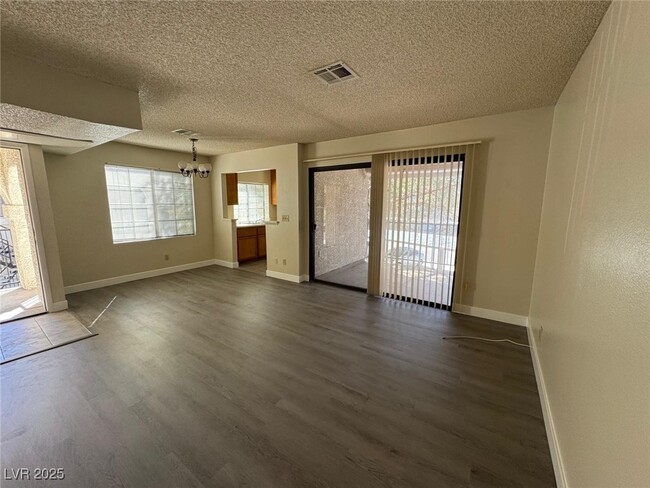 4701 Nara Vista Way in Las Vegas, NV - Building Photo - Building Photo