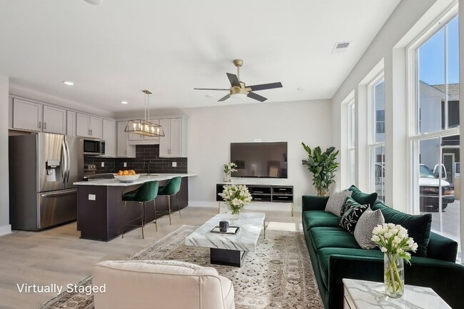 property at 908 Anderson Ln