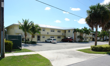 North Palm Harbor Condominium in North Palm Beach, FL - Building Photo - Building Photo