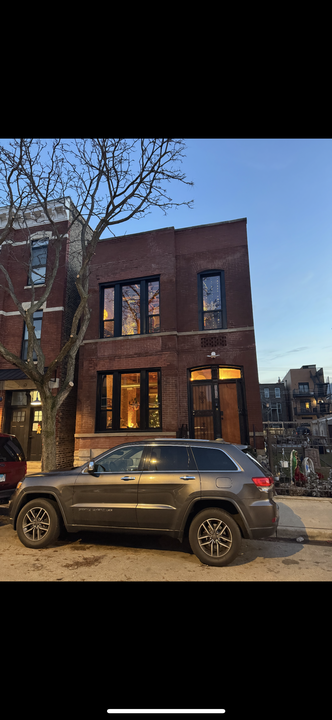 1319 W Erie St, Unit 1F in Chicago, IL - Building Photo