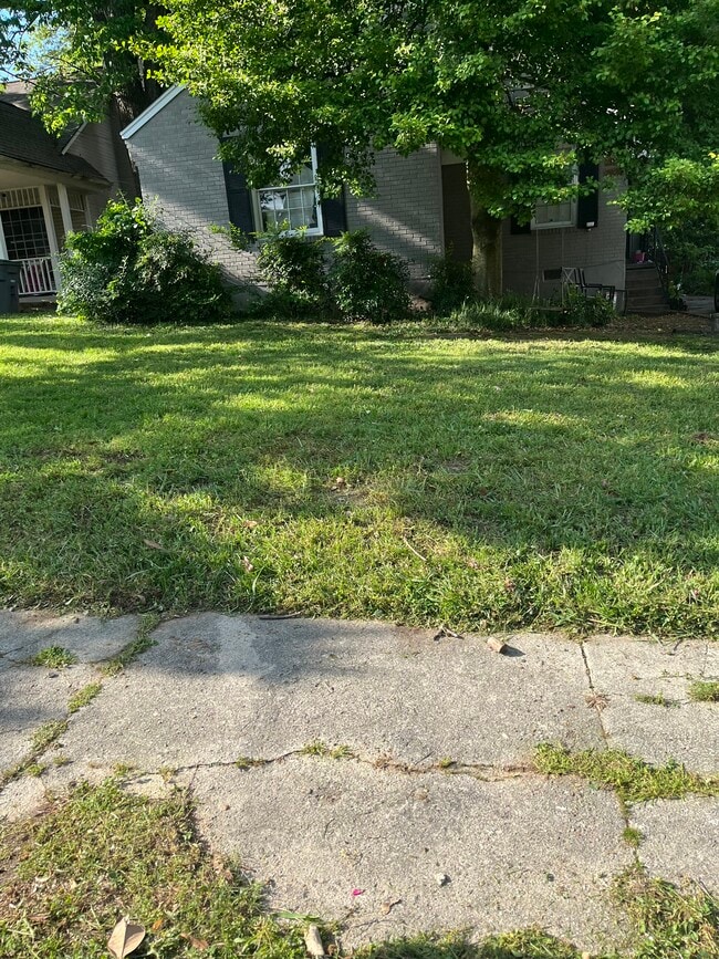 property at 2020 Courtland Pl