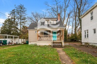 5206 Ravenna St in Cincinnati, OH - Building Photo