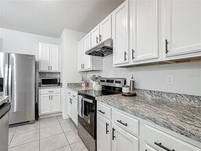 1304 Berry Ln in Davenport, FL - Building Photo - Building Photo