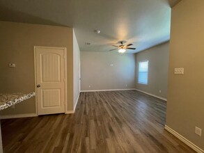 6040 24th St in Lubbock, TX - Building Photo - Building Photo