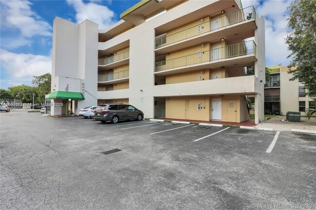 property at 8840 Fontainebleau Blvd
