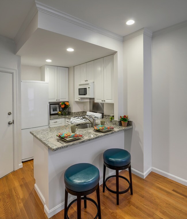 Burbank Apartments photo'