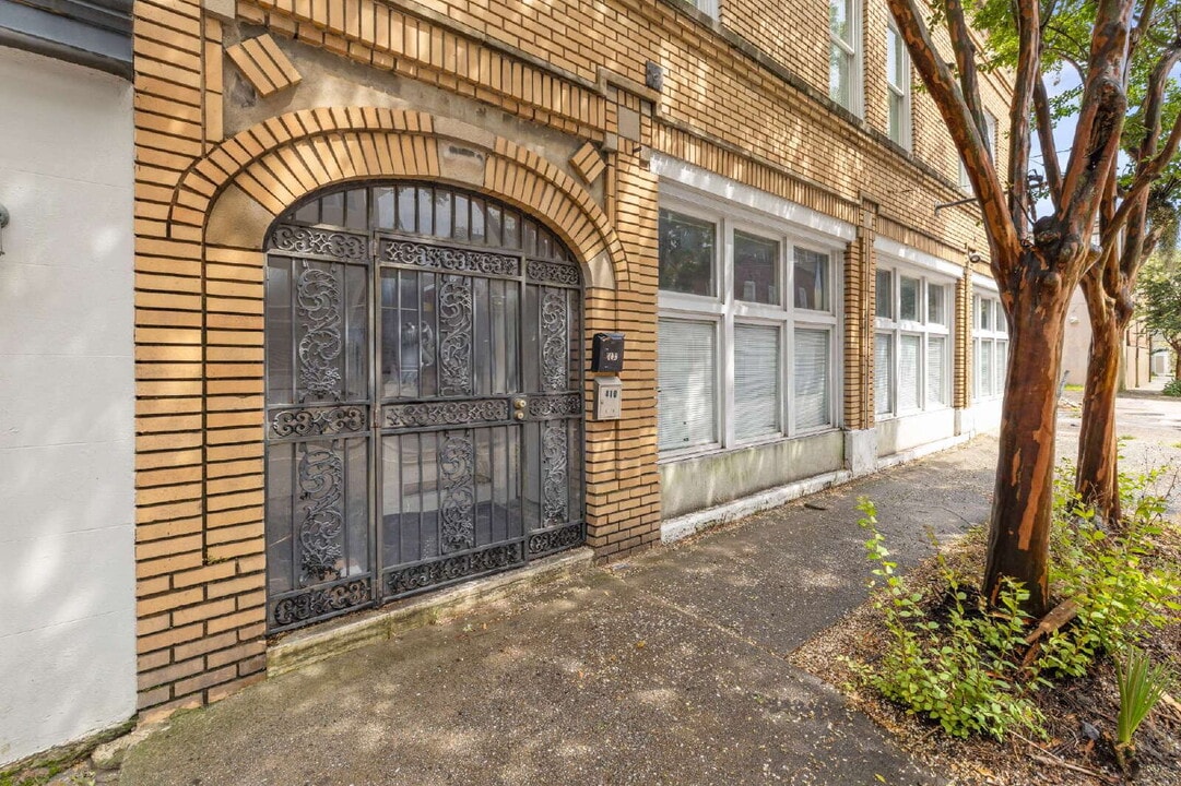 410 Drayton St in Savannah, GA - Building Photo