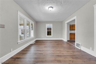 36 Cole Ave in Akron, OH - Building Photo - Building Photo