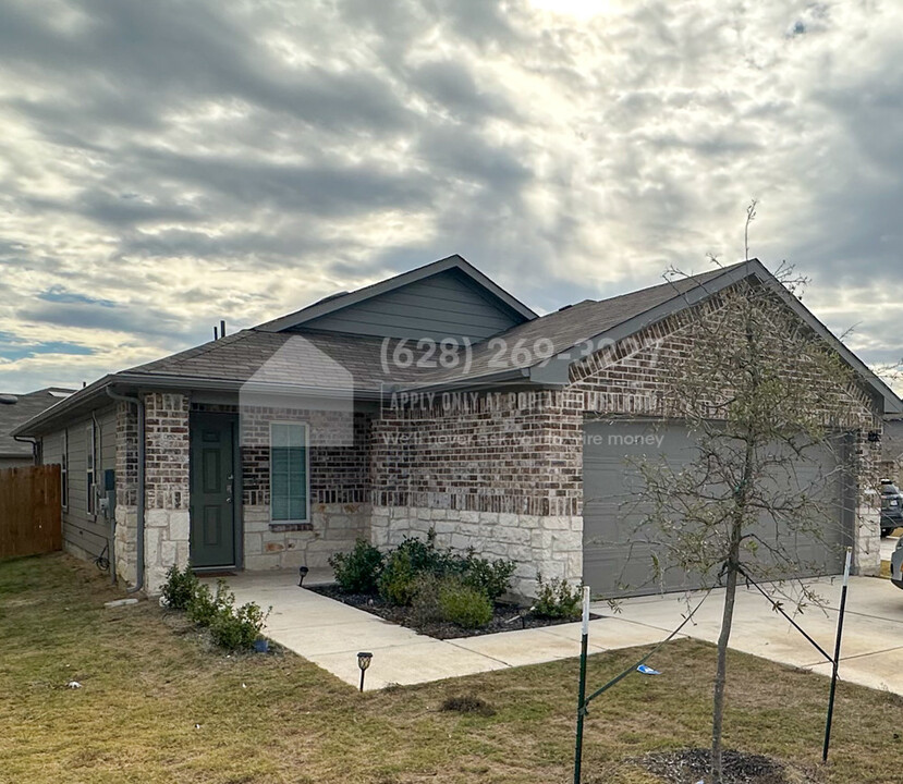 17404 Ginning Ct in Elgin, TX - Building Photo