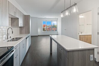 2420 E Capitol Dr in Shorewood, WI - Building Photo - Building Photo