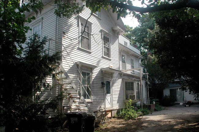 2 Brattle Cir in Cambridge, MA - Foto de edificio - Building Photo