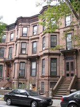 221 Berkeley Pl in Brooklyn, NY - Building Photo - Building Photo
