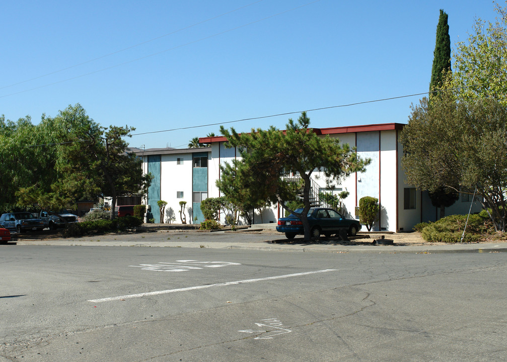 735-739 E 6th St in Benicia, CA - Building Photo