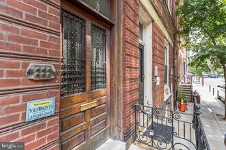 2019 Locust St in Philadelphia, PA - Building Photo - Building Photo