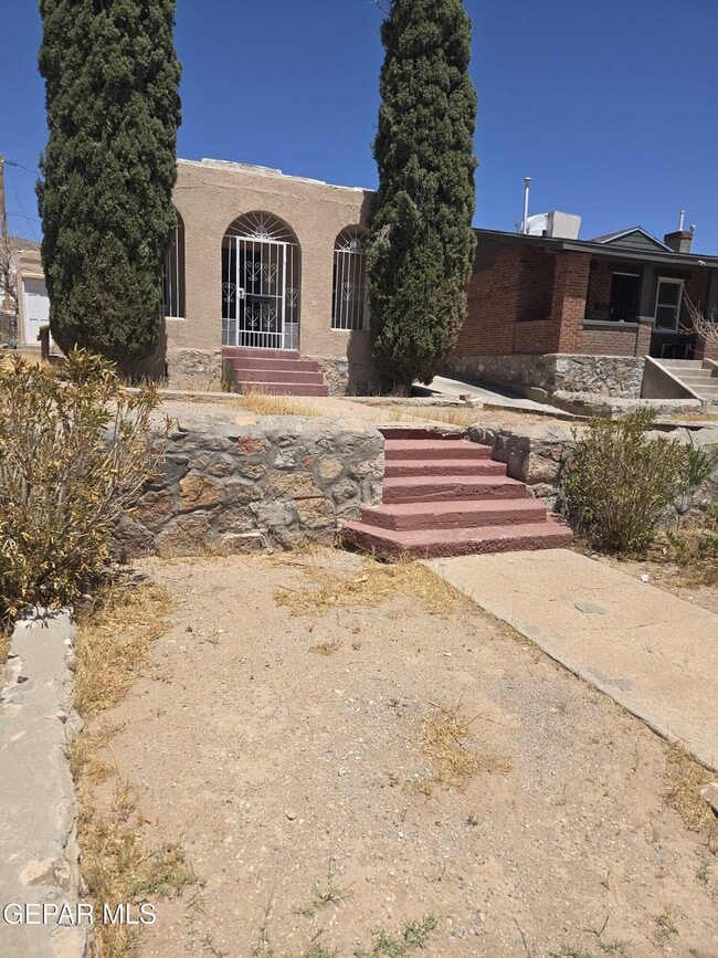 property at 2205 Silver Ave