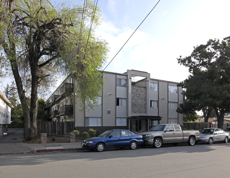 Woodland Park Apartments in East Palo Alto, CA - Building Photo