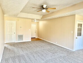 206 Pappy Dr in Oak Grove, KY - Building Photo - Building Photo