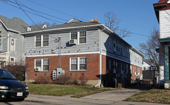 2036 Mills Ave in Norwood, OH - Building Photo - Building Photo