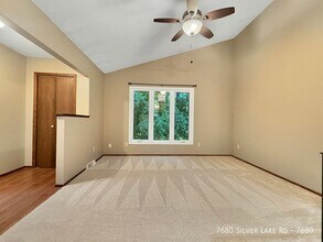 7680 Silver Lake Rd in Mounds View, MN - Building Photo - Building Photo
