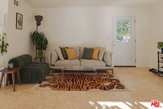 22736 Cantlay St in Los Angeles, CA - Building Photo - Building Photo