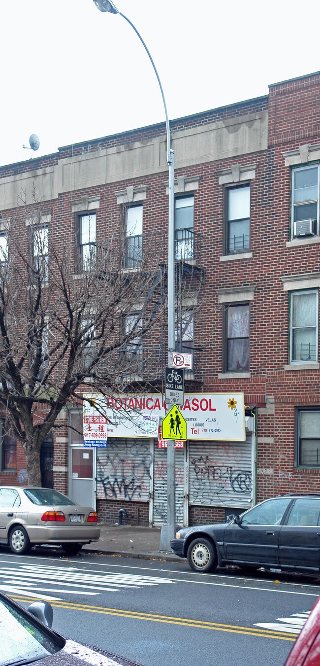 4814 7th Ave in Brooklyn, NY - Foto de edificio - Building Photo