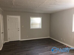 2403 Mastin Lake Rd NE, Unit 2 in Huntsville, AL - Building Photo - Building Photo
