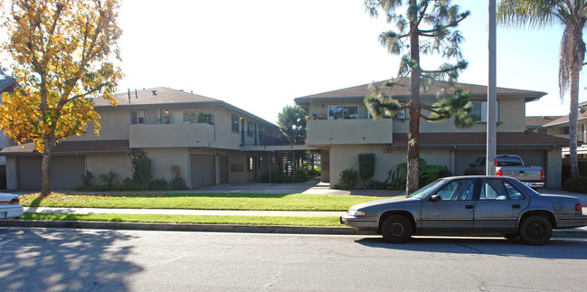 218-228 E Center St in Covina, CA - Building Photo - Building Photo