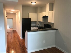 221 Market St, Unit 221 Unit A in Camden, NJ - Building Photo - Building Photo