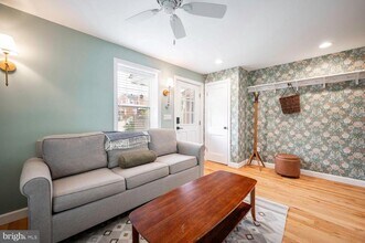 2444 S Oakland St in Arlington, VA - Building Photo - Building Photo