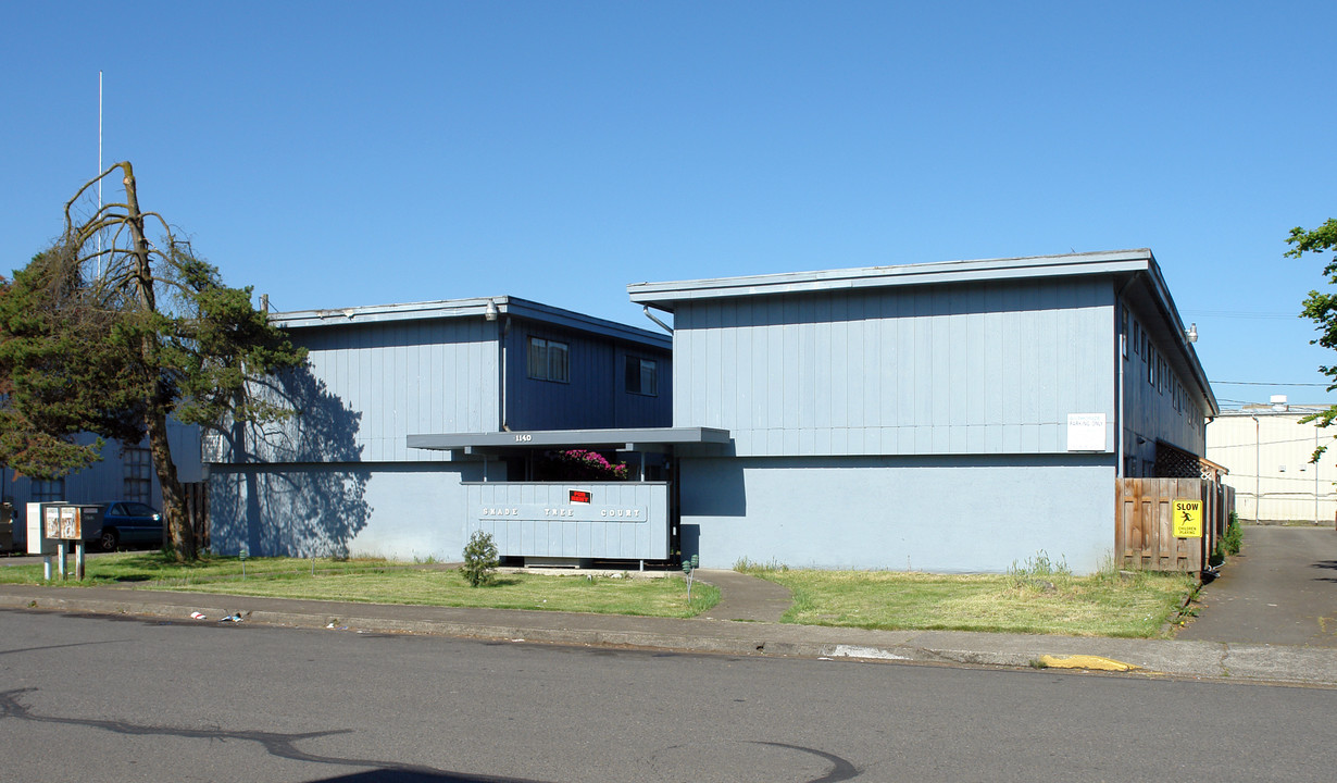 Shade Tree Court in Eugene, OR - Building Photo