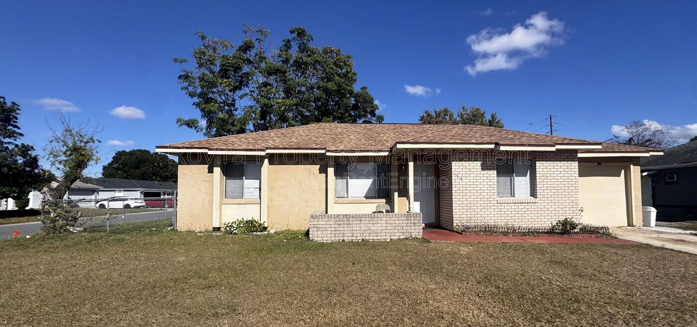 154 La Paz Dr in Kissimmee, FL - Building Photo