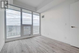 2206-2215 HOLMES Ave in North York, ON - Building Photo - Building Photo