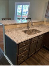 1807 SE Oak St in Oak Grove, MO - Foto de edificio - Building Photo