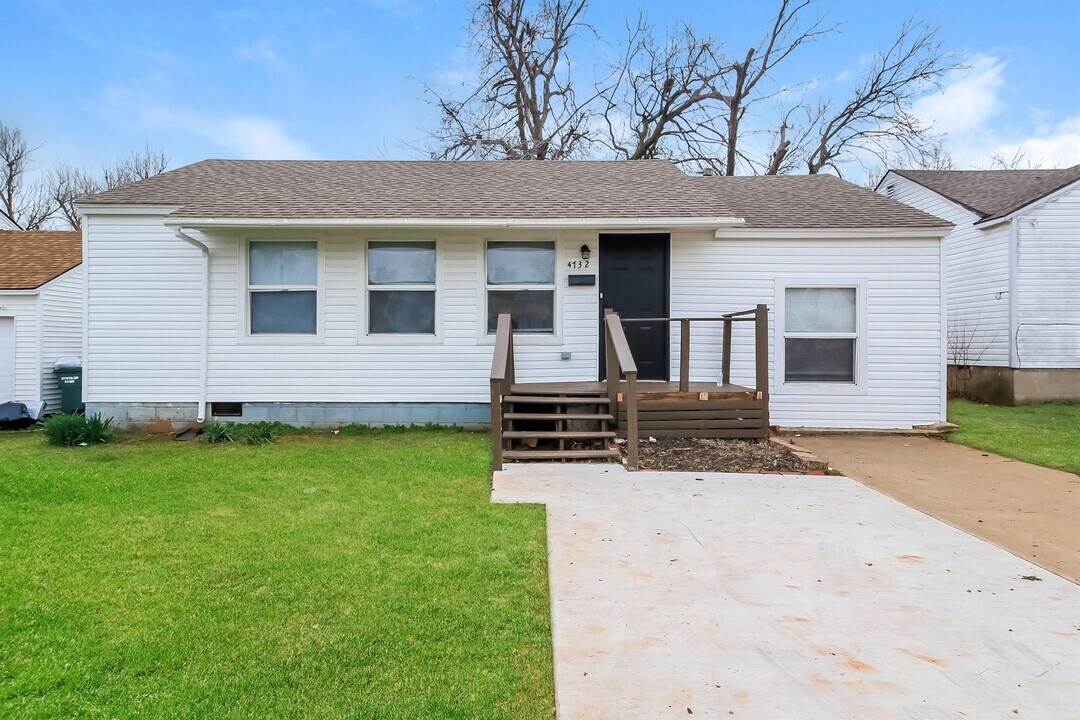 4732 SE 24th St in Del City, OK - Building Photo